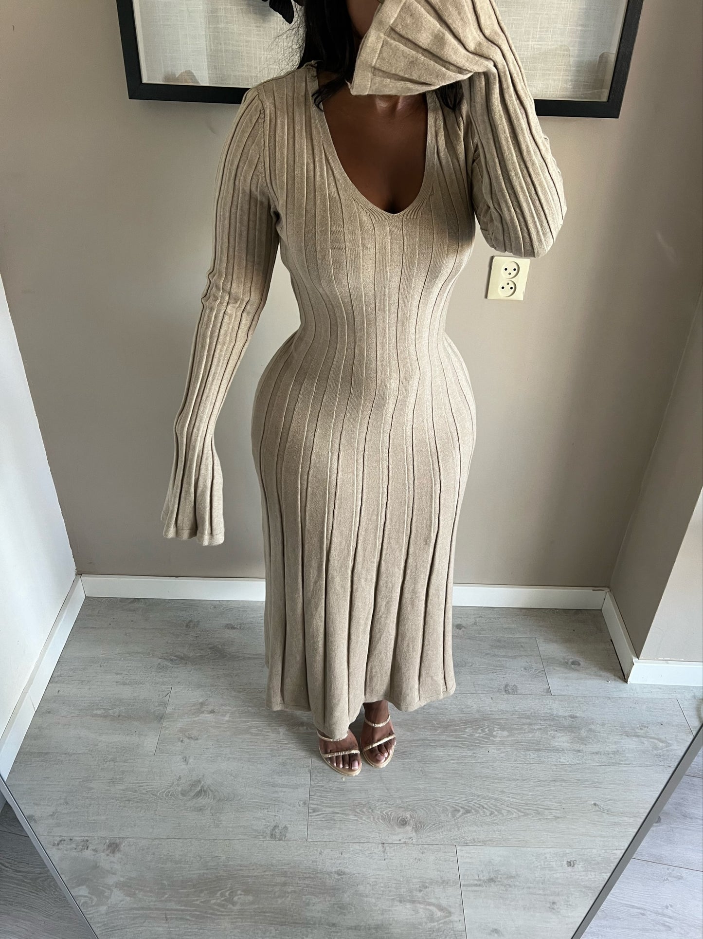 ‘Saveyna’ Dress (Taupe)