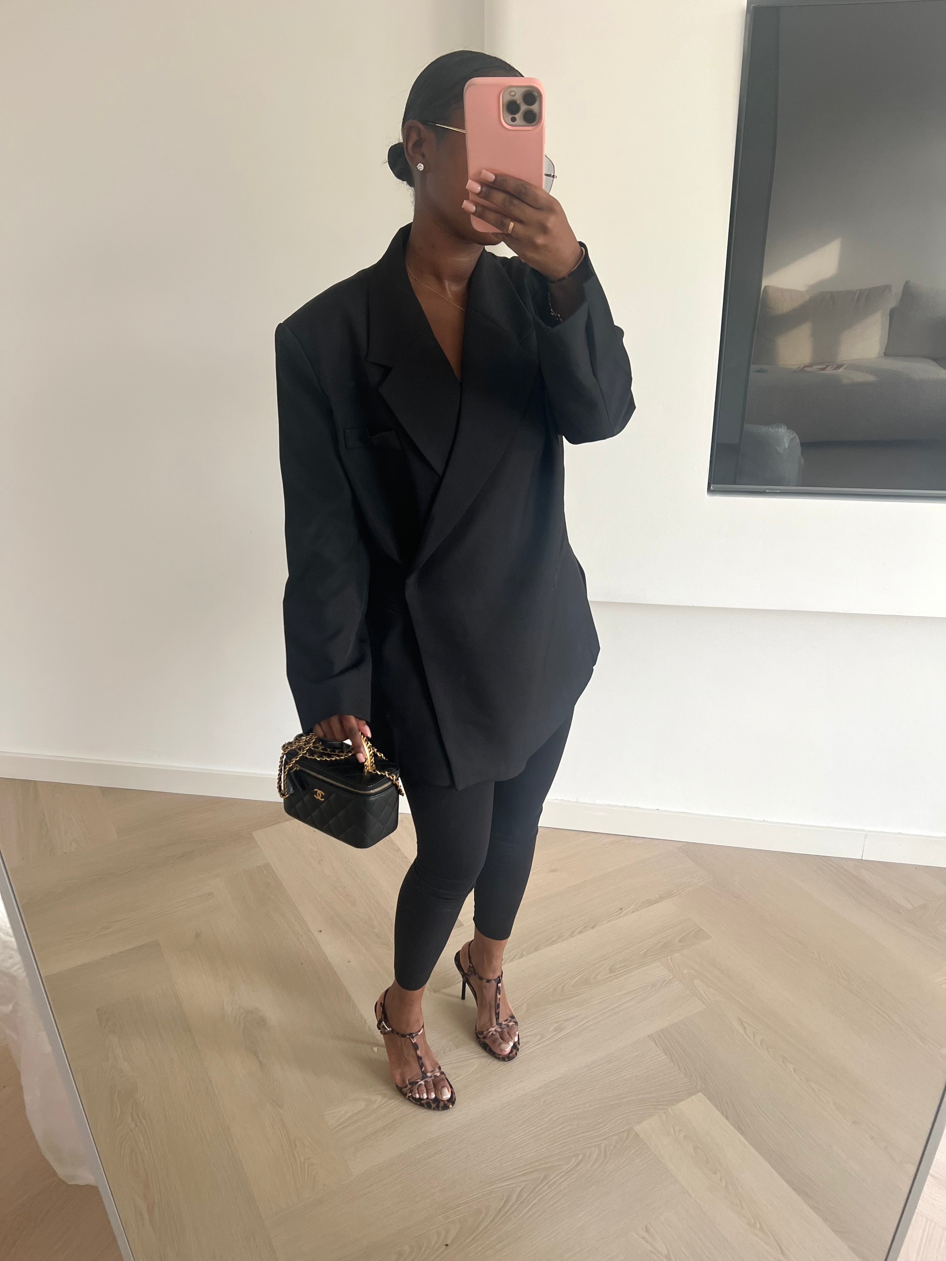 Cindy Blazer – Black